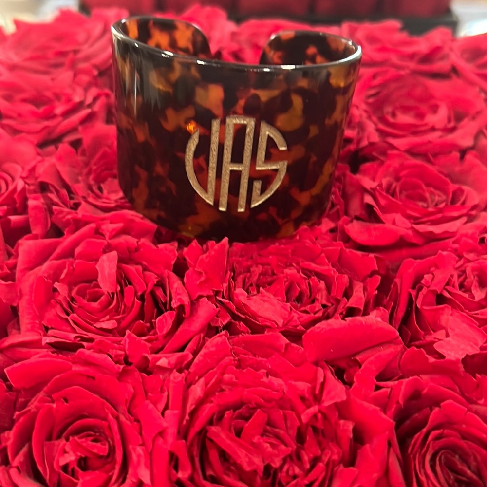 Tortoise shell cuff bracelet - V A S